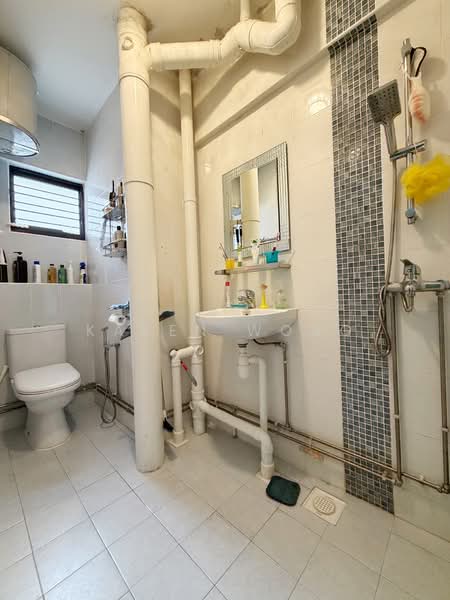 110 Mcnair Road, 110 Mcnair Road, 3 Bedrooms, 1,550 sqft, HDB Flat For Sale, by Karen Wong, 500087447 - Bathroom - PropertyGuru.com.sg