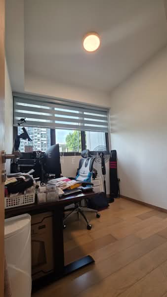 Midwood Condominium For Sale at S$ 1,400,000 | PropertyGuru Singapore - Study