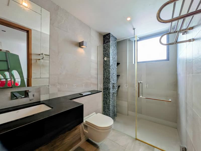 Meng Suan Road Terraced House For Sale at S$ 5,200,000 | PropertyGuru Singapore - Bathroom