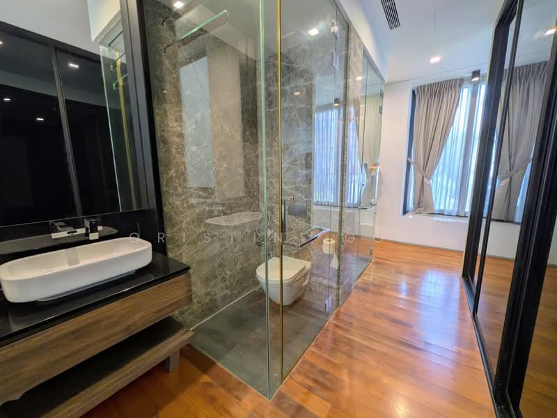Meng Suan Road Terraced House For Sale at S$ 5,200,000 | PropertyGuru Singapore - Bathroom