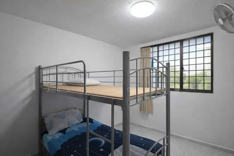 235 Serangoon Avenue 3 HDB Flat For Sale at S$ 780,000 | PropertyGuru Singapore - Bedroom