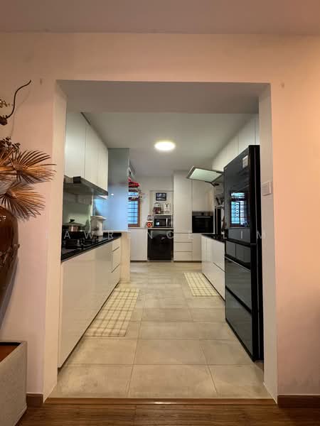 318B Anchorvale Link HDB Flat For Sale at S$ 690,000 | PropertyGuru Singapore - Kitchen