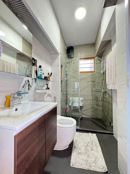 318B Anchorvale Link HDB Flat For Sale at S$ 690,000 | PropertyGuru Singapore - Bathroom