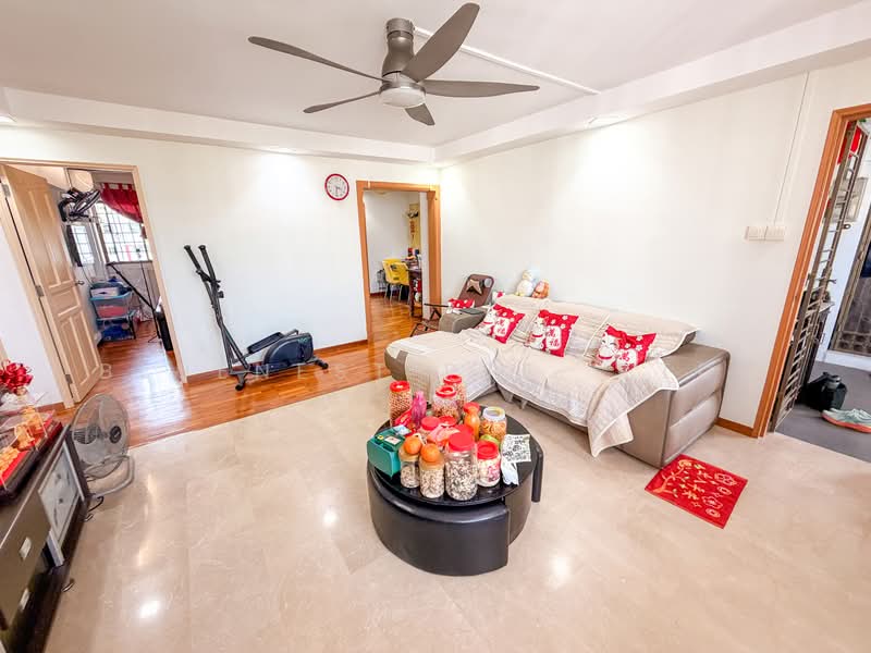 61 Chai Chee Road HDB Flat For Sale at S$ 588,000 | PropertyGuru Singapore - Living Room