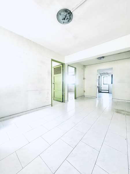 208 Boon Lay Place HDB Flat For Sale at S$ 358,000 | PropertyGuru Singapore - Interior