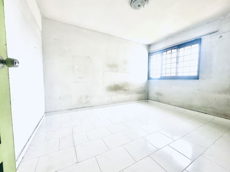 208 Boon Lay Place HDB Flat For Sale at S$ 358,000 | PropertyGuru Singapore - Interior