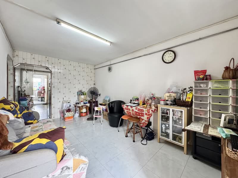 20 Balam Road HDB Flat For Sale at S$ 318,000 | PropertyGuru Singapore - Living Room