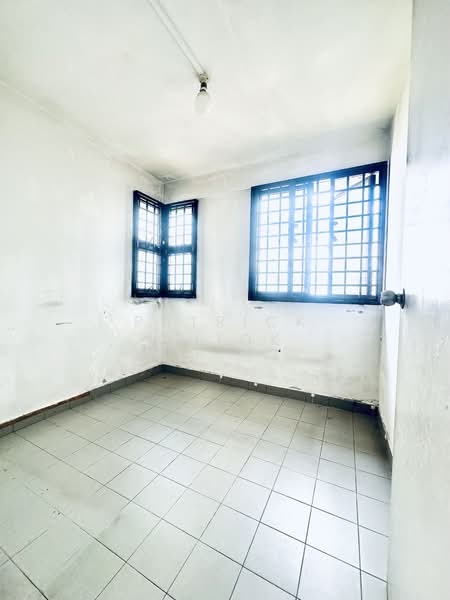 208 Boon Lay Place HDB Flat For Sale at S$ 358,000 | PropertyGuru Singapore - Interior