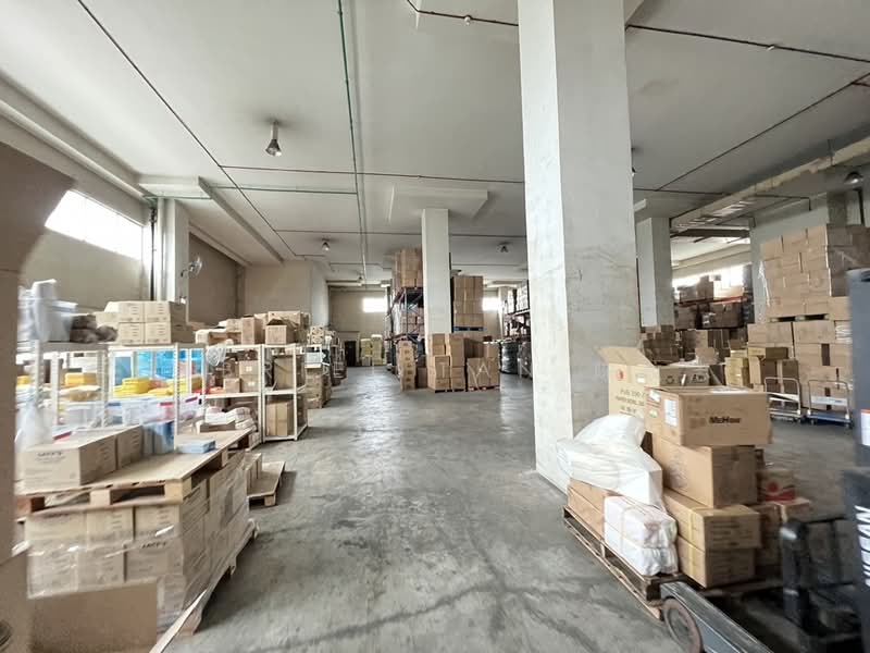Ground Floor I Ceiling 7.5m I 20kN/m2 I High Power I Near Gul, , 9,100 sqft, Warehouse For Rent, by Gabriel Tan 陈玟志, 500087515 - Interior - CommercialGuru.com.sg