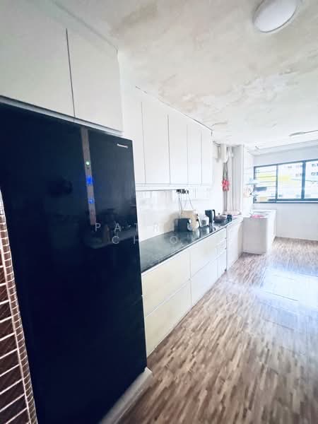 430 Clementi Avenue 3 HDB Flat For Sale at S$ 488,000 | PropertyGuru Singapore - Kitchen