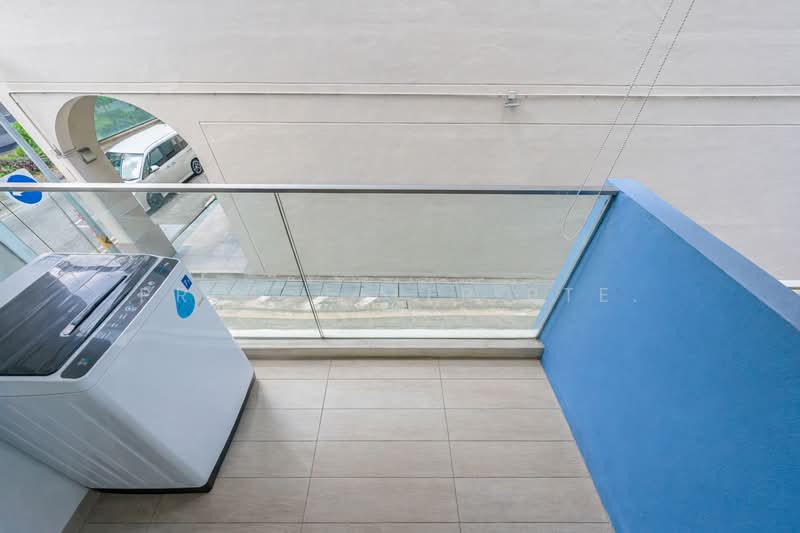 Vibes @ Upper Serangoon Apartment For Sale at S$ 735,000 | PropertyGuru Singapore - Balcony