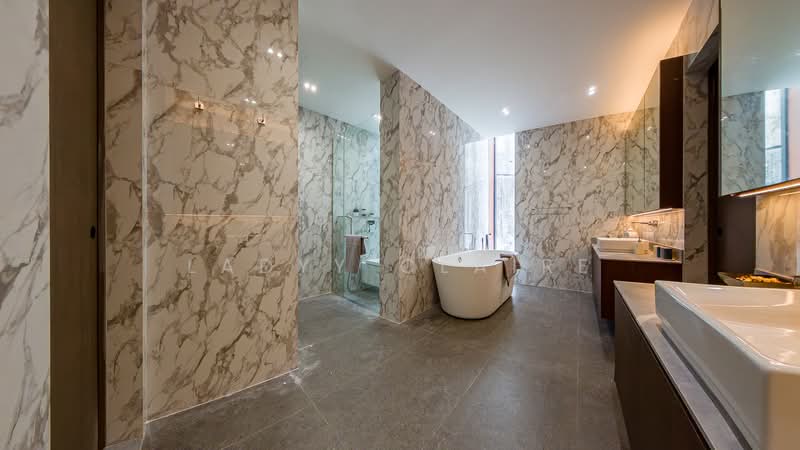 Vanda Avenue / Vanda Drive / Vanda Avenue Crescent / Vanda Road Semi-Detached House For Sale at S$ 15,280,000 | PropertyGuru Singapore - Bathroom