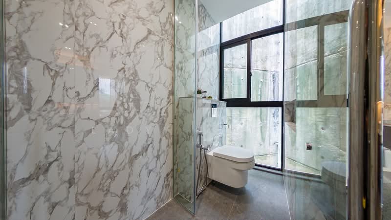 Vanda Avenue / Vanda Drive / Vanda Avenue Crescent / Vanda Road Semi-Detached House For Sale at S$ 15,280,000 | PropertyGuru Singapore - Bathroom