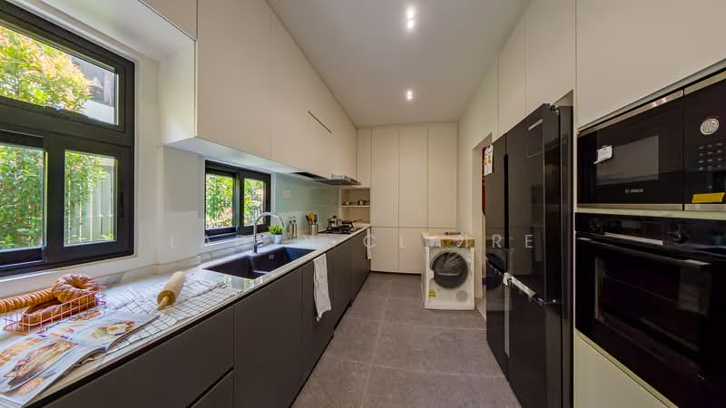 Vanda Avenue / Vanda Drive / Vanda Avenue Crescent / Vanda Road Semi-Detached House For Sale at S$ 15,280,000 | PropertyGuru Singapore - Kitchen