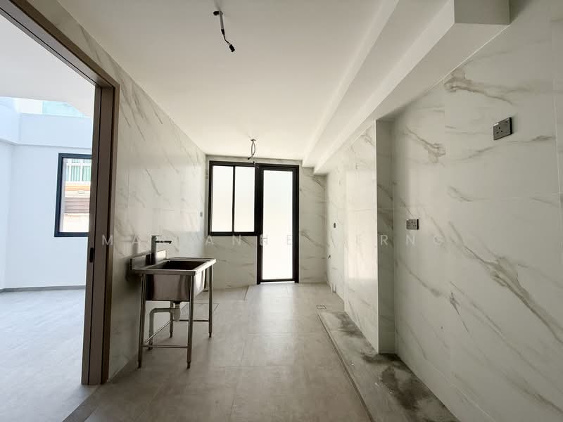 District 19 Kovan Brand New Inter-Terrace 3.5 Storey + Mezzanine Terraced House For Sale at S$ 6,500,000 | PropertyGuru Singapore - Interior