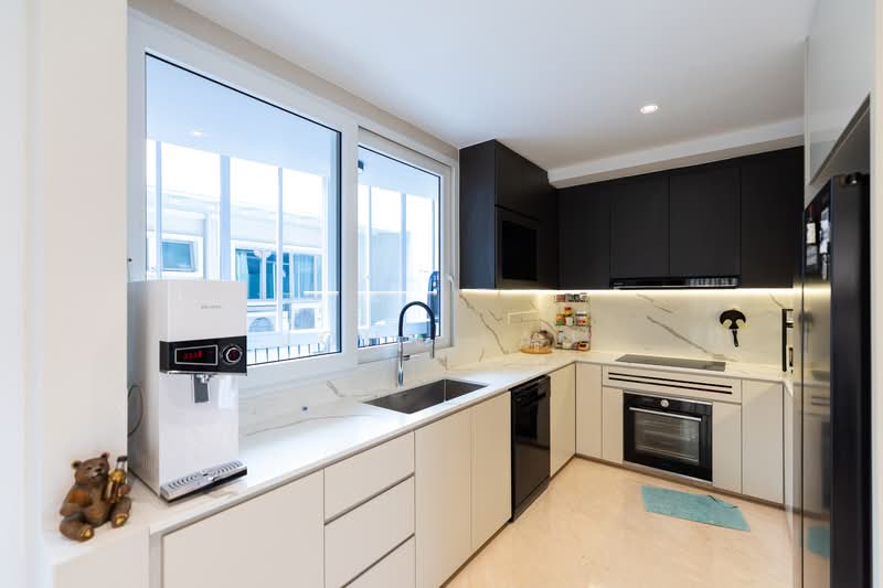 Grace Garden, Jalan Baiduri, 6 Bedrooms, 7,500 sqft, Corner Terrace For Sale, by John Lau, 500087560 - Kitchen - PropertyGuru.com.sg