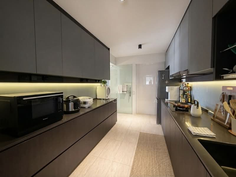 876C Tampines Avenue 8 HDB Flat For Sale at S$ 950,000 | PropertyGuru Singapore - Kitchen