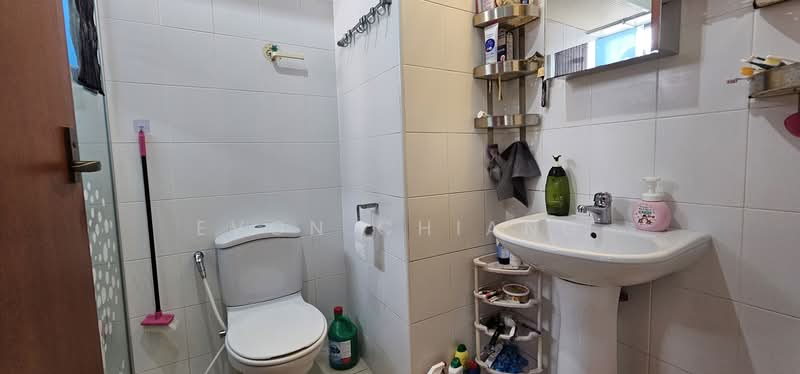 209B Compassvale Lane HDB Flat For Sale at S$ 700,000 | PropertyGuru Singapore - Bathroom