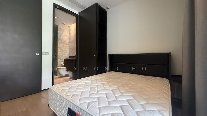 OUE Twin Peaks Condominium For Sale at S$ 1,268,000 | PropertyGuru Singapore - Bedroom