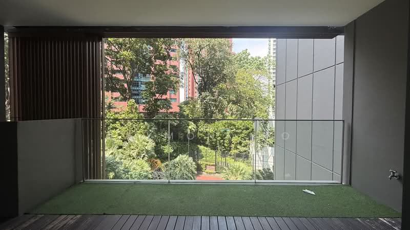 OUE Twin Peaks Condominium For Sale at S$ 1,268,000 | PropertyGuru Singapore - Balcony