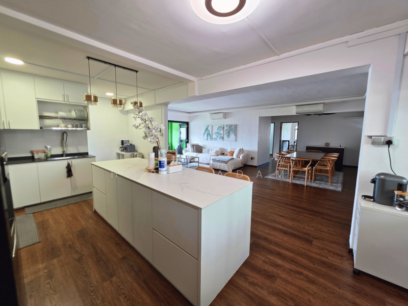 869 Woodlands Street 83 HDB Flat For Sale at S$ 930,000 | PropertyGuru Singapore - Kitchen