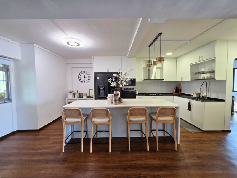 869 Woodlands Street 83 HDB Flat For Sale at S$ 930,000 | PropertyGuru Singapore - Kitchen