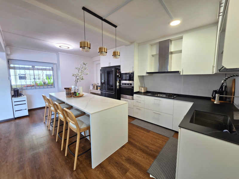 869 Woodlands Street 83 HDB Flat For Sale at S$ 930,000 | PropertyGuru Singapore - Kitchen