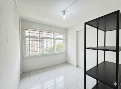 For Sale - 6 Holland Close