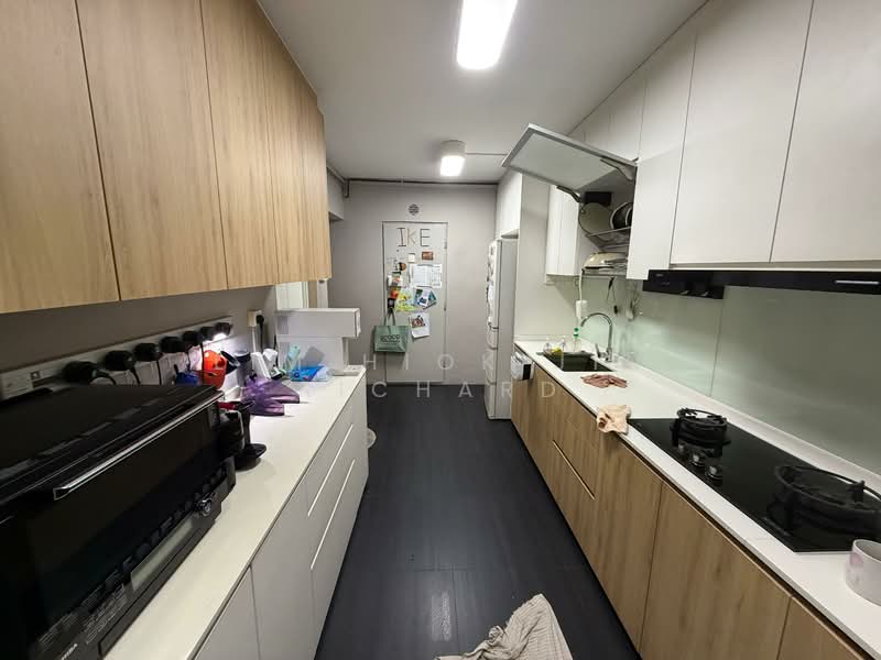 250B Compassvale Street HDB Flat For Sale at S$ 978,000 | PropertyGuru Singapore - Kitchen