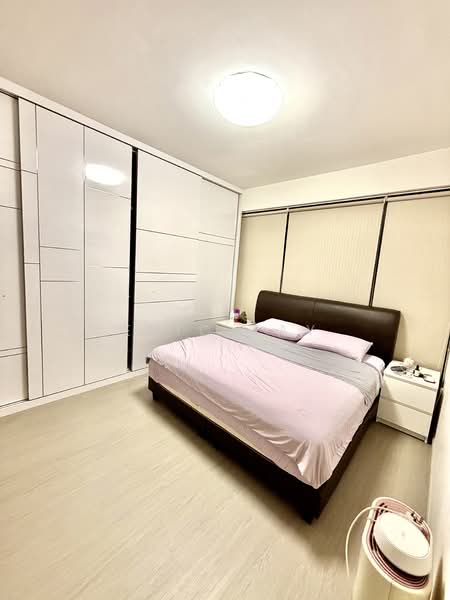 The Topiary Executive Condominium For Sale at S$ 1,820,000 | PropertyGuru Singapore - Master Bedroom