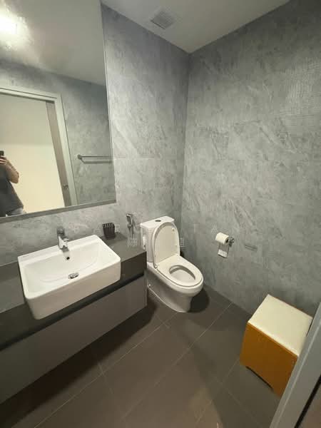 Sixteen35 Residences Condominium For Sale at S$ 1,250,000 | PropertyGuru Singapore - Bathroom