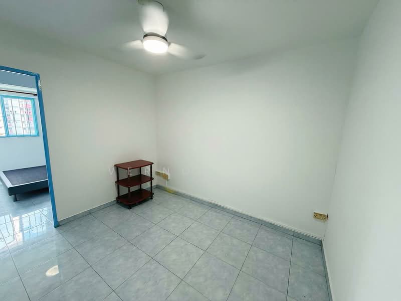 329 Ang Mo Kio Avenue 3, 329 Ang Mo Kio Avenue 3, 2 Bedrooms, 947 sqft, HDB Flat For Rent, by Vernon Sun, 500087658 - Family room - PropertyGuru.com.sg