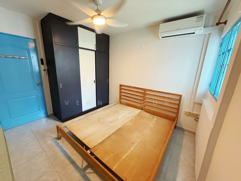329 Ang Mo Kio Avenue 3, 329 Ang Mo Kio Avenue 3, 2 Bedrooms, 947 sqft, HDB Flat For Rent, by Vernon Sun, 500087658 - Master Bedroom - PropertyGuru.com.sg