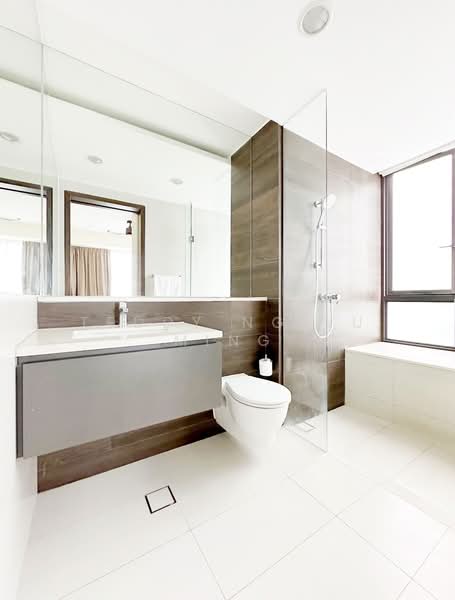 D'Nest, 135 Pasir Ris Grove, 2 Bedrooms, 753 sqft, Condominium For Rent, by Teddy Ng Yu Ming, 500087665 - Bathroom - PropertyGuru.com.sg