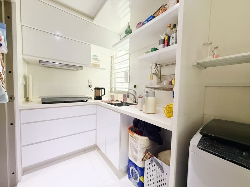 Trevista Condominium For Sale at S$ 1,580,000 | PropertyGuru Singapore - Kitchen