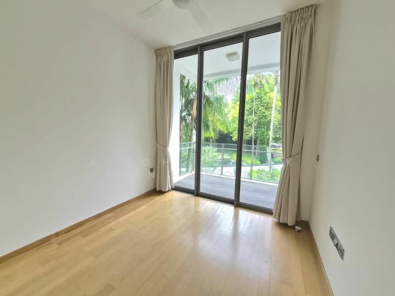 Marina Collection Condominium For Sale at S$ 3,000,000 | PropertyGuru Singapore - Balcony