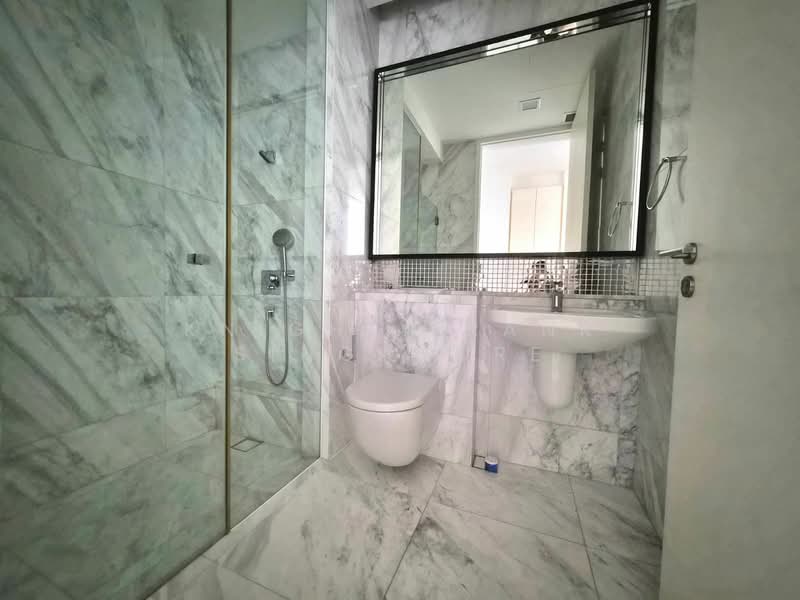 Marina Collection Condominium For Sale at S$ 3,000,000 | PropertyGuru Singapore - Bathroom