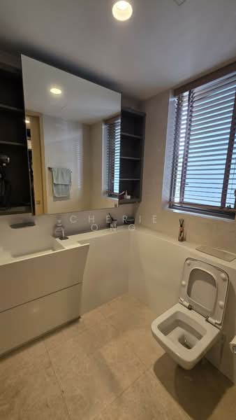 Cairnhill Nine Condominium For Sale at S$ 2,580,000 | PropertyGuru Singapore - Bathroom