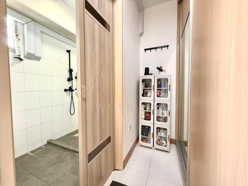 622C Punggol Central HDB Flat For Sale at S$ 550,000 | PropertyGuru Singapore - Bathroom