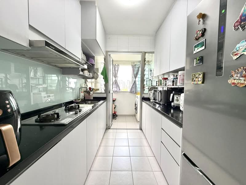 622C Punggol Central HDB Flat For Sale at S$ 550,000 | PropertyGuru Singapore - Kitchen