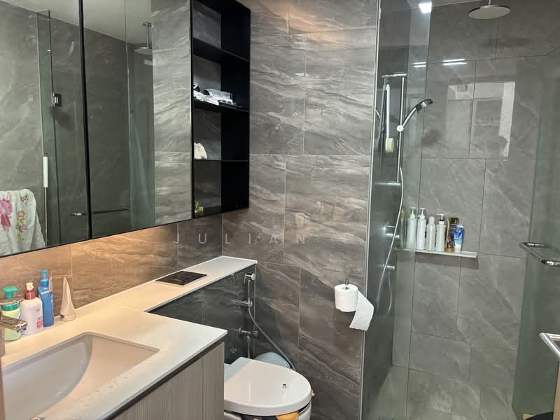 Whistler Grand, 109 West Coast Vale, 1 Bedroom, 441 sqft, Condominium For Rent, by Julian Li, 500087715 - Bathroom - PropertyGuru.com.sg