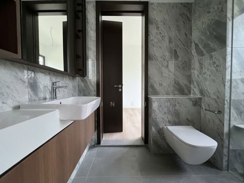 The Watergardens at Canberra Condominium For Sale at S$ 2,400,000 | PropertyGuru Singapore - Bathroom