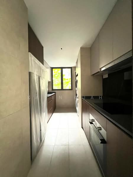 The Watergardens at Canberra Condominium For Sale at S$ 2,400,000 | PropertyGuru Singapore - Kitchen