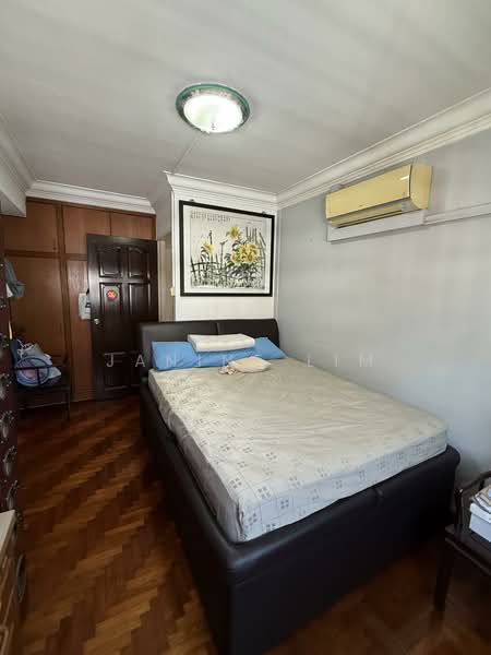193 Pasir Ris Street 12 HDB Flat For Sale at S$ 750,000 | PropertyGuru Singapore - Bedroom