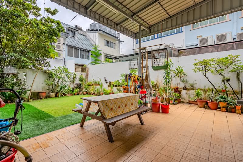 99 Years Corner Terrace, 3200 Sqft of Land, 1Km To Qifa and Pei Tong Corner Terrace For Sale at S$ 3,990,000 | PropertyGuru Singapore - Exterior