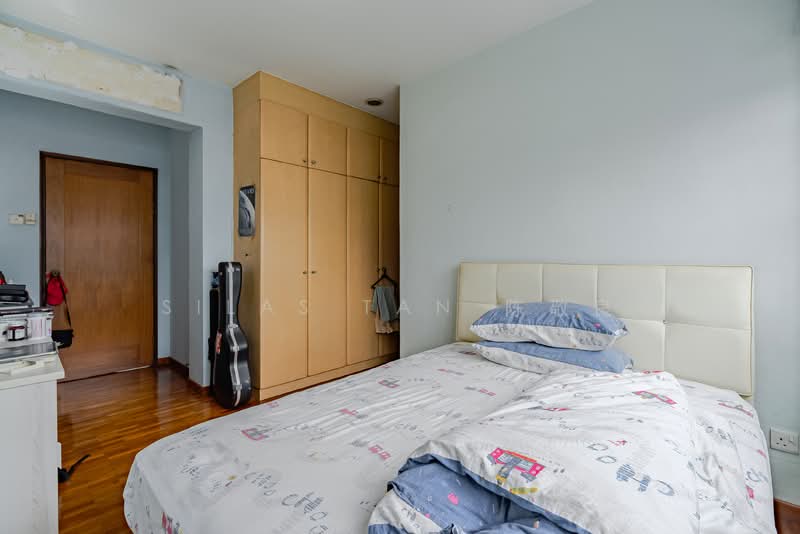 99 Years Corner Terrace, 3200 Sqft of Land, 1Km To Qifa and Pei Tong Corner Terrace For Sale at S$ 3,990,000 | PropertyGuru Singapore - Bedroom