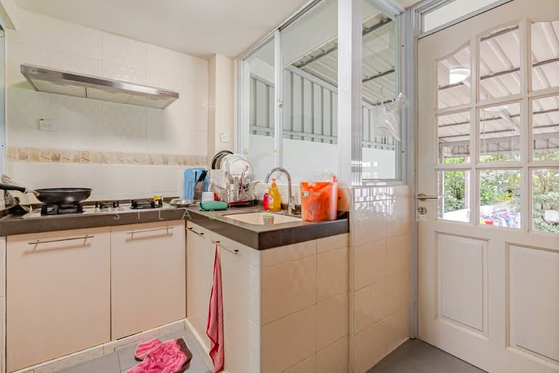 99 Years Corner Terrace, 3200 Sqft of Land, 1Km To Qifa and Pei Tong Corner Terrace For Sale at S$ 3,990,000 | PropertyGuru Singapore - Kitchen