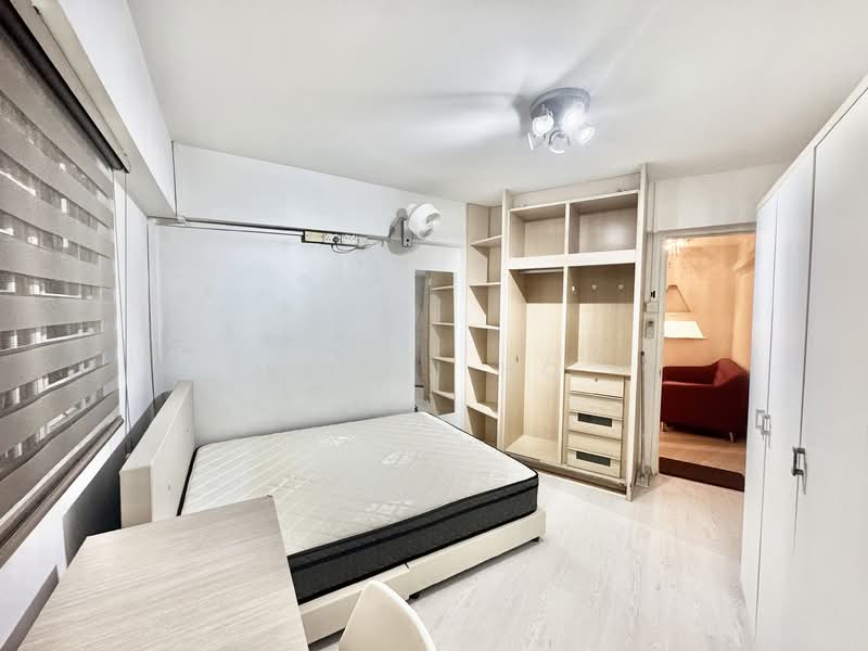 327 Hougang Avenue 5 HDB Flat For Sale at S$ 630,000 | PropertyGuru Singapore - Common Bedroom 2