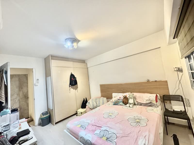 327 Hougang Avenue 5 HDB Flat For Sale at S$ 630,000 | PropertyGuru Singapore - Common Bedroom 1