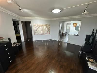 For Sale - 211 Serangoon Avenue 4